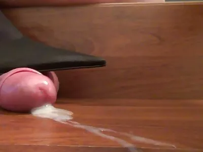ਸੋਲੋ MILF ਸਾਰਾਹ ਜੈਸੀ ਗੁਲਾਬੀ dildo ਨਾਲ ਆਪਣੇ ਆਪ ਨੂੰ fucks